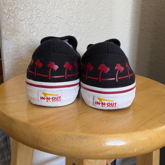 In-N-Out Burger Slip On Shoes Palm Tree Graphic Sneakers Black Red W9.5 M8.0 - Picture 4 of 7